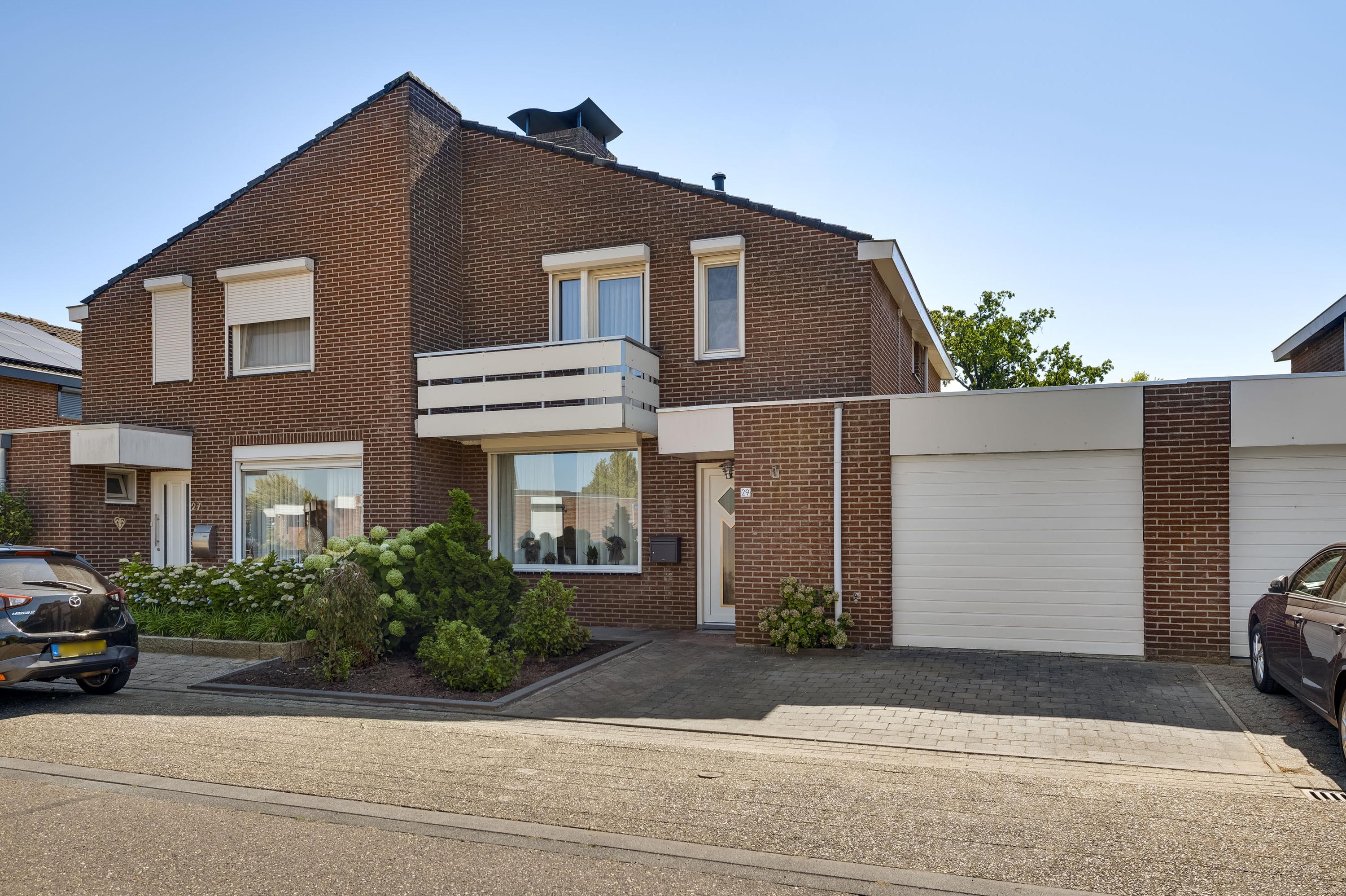 Huis Schepenbank 29 in Haelen
