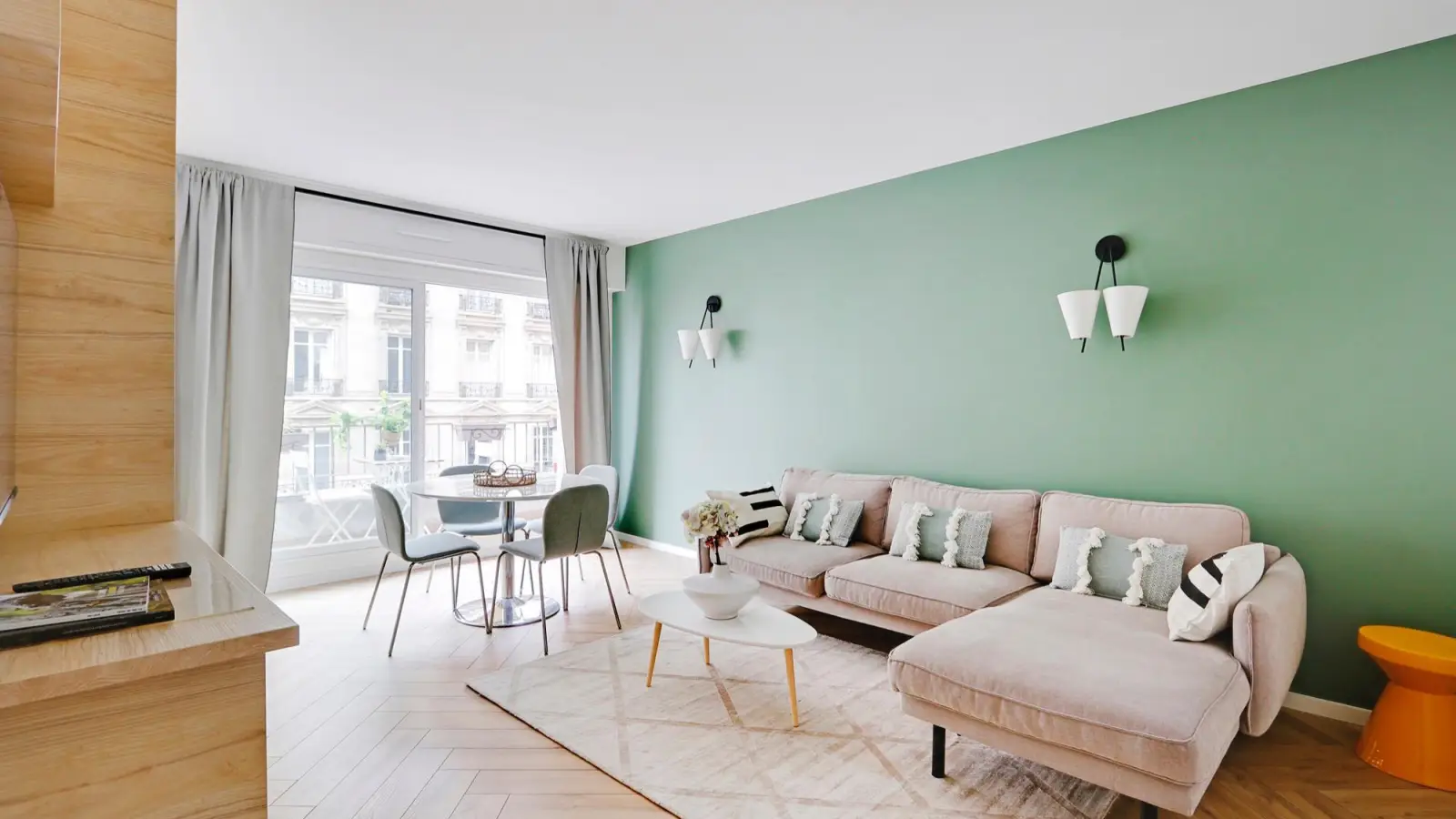 Flat Avenue de Wagram in Paris