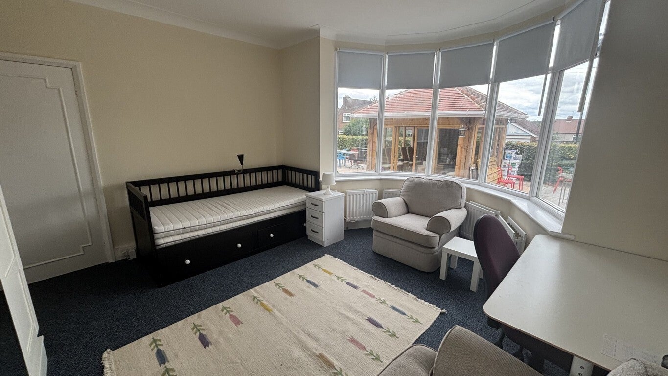 Room Thorntree Drive in Newcastle upon Tyne