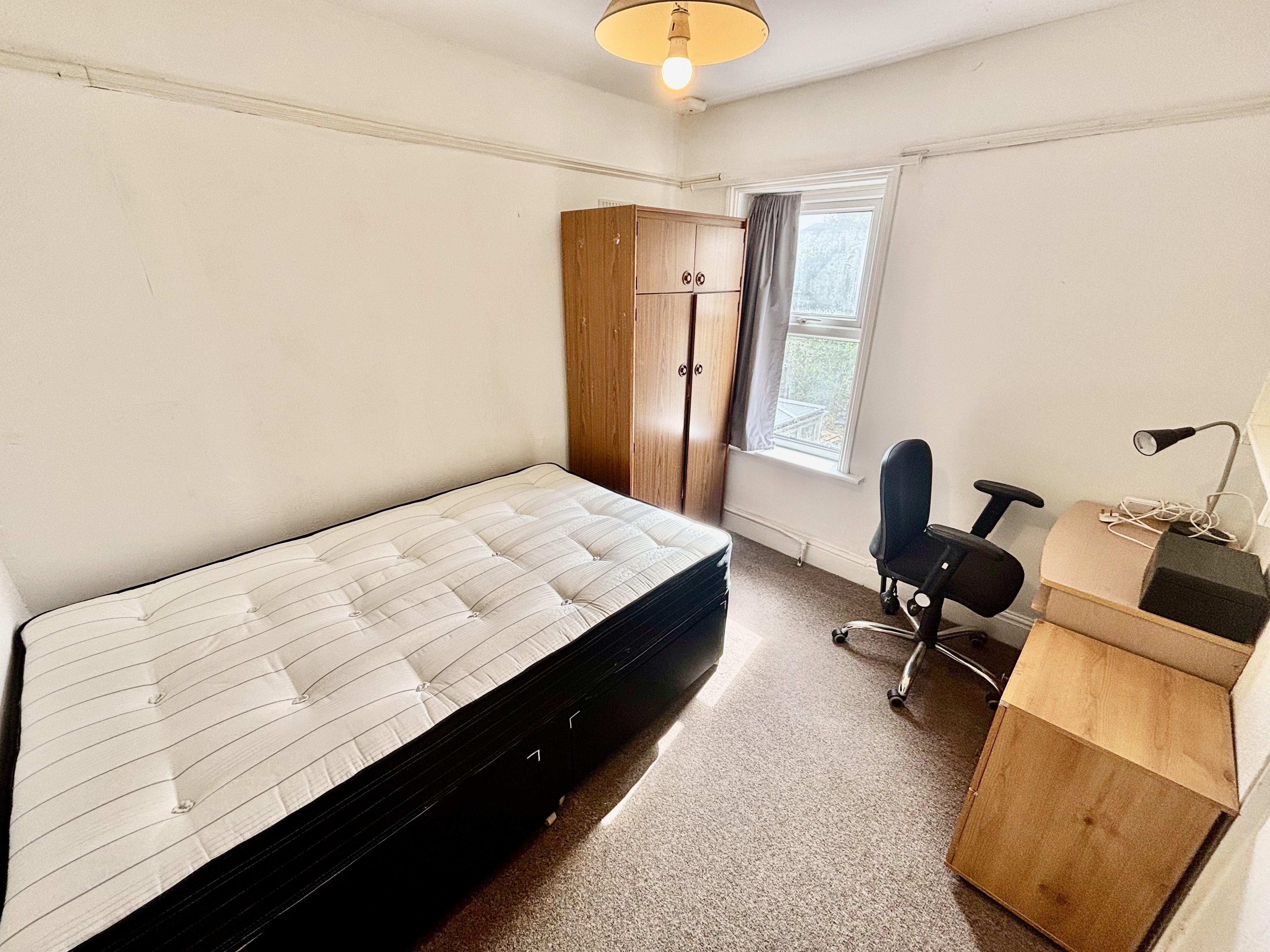 Room Rosebery Road in Bournemouth