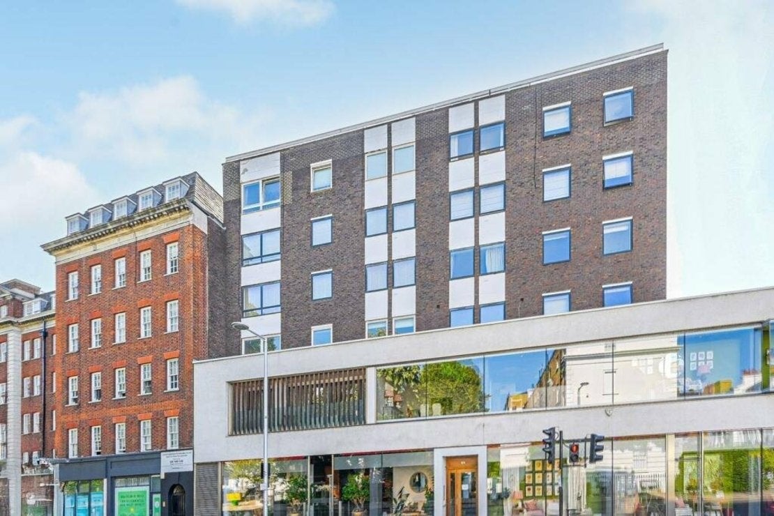 Flat Fulham Road in Greater London
