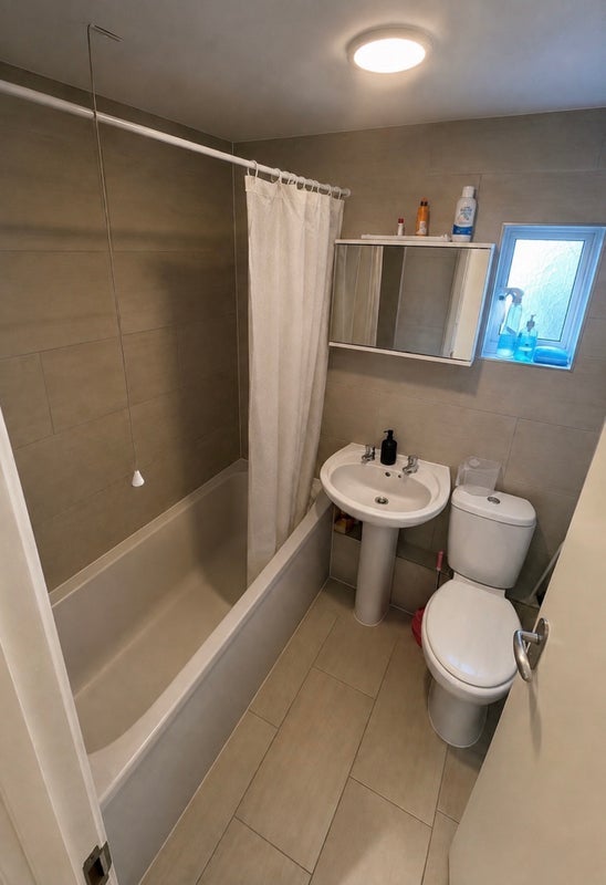 Room Hornsey Park Road in Greater London