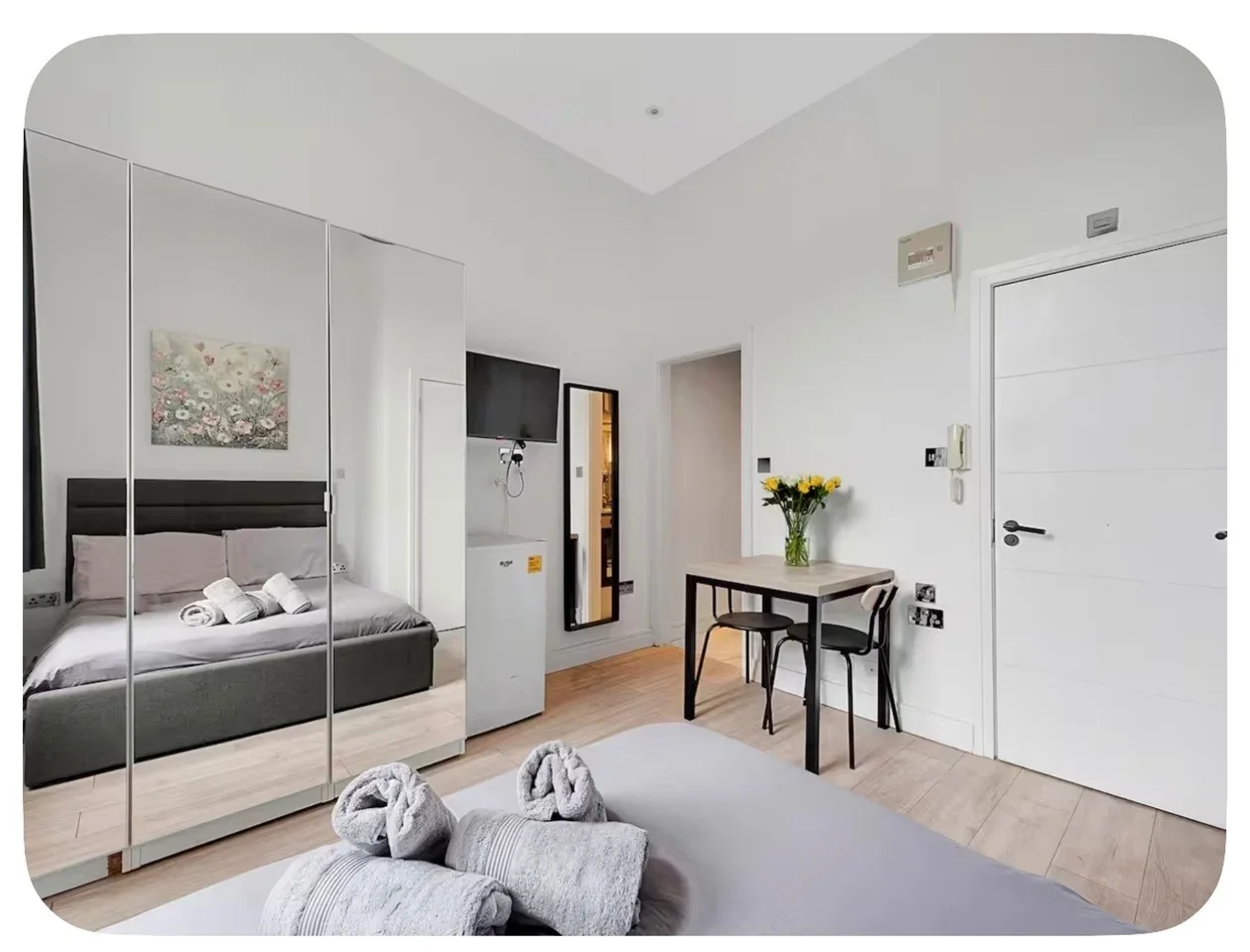 Flat Perham Road in Greater London