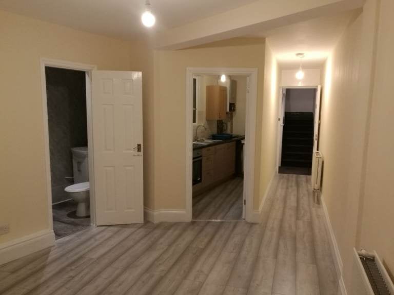 Flat South Street in Greater London