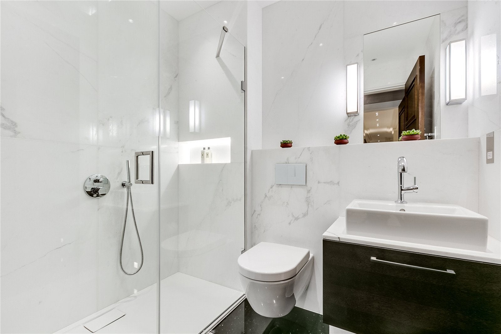 Flat Lowndes Square in City of Westminster