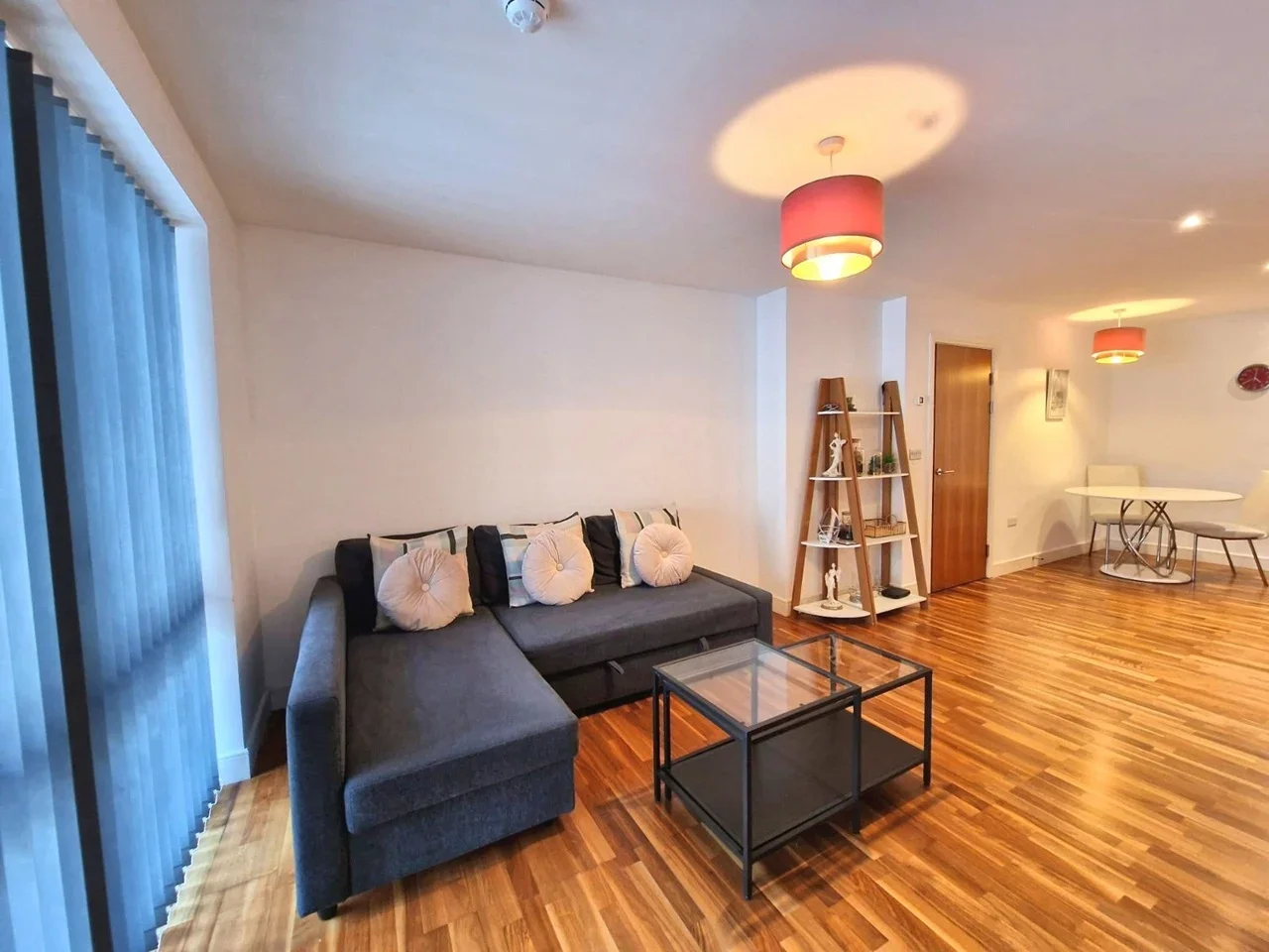 Flat Edgbaston Crescent in Birmingham