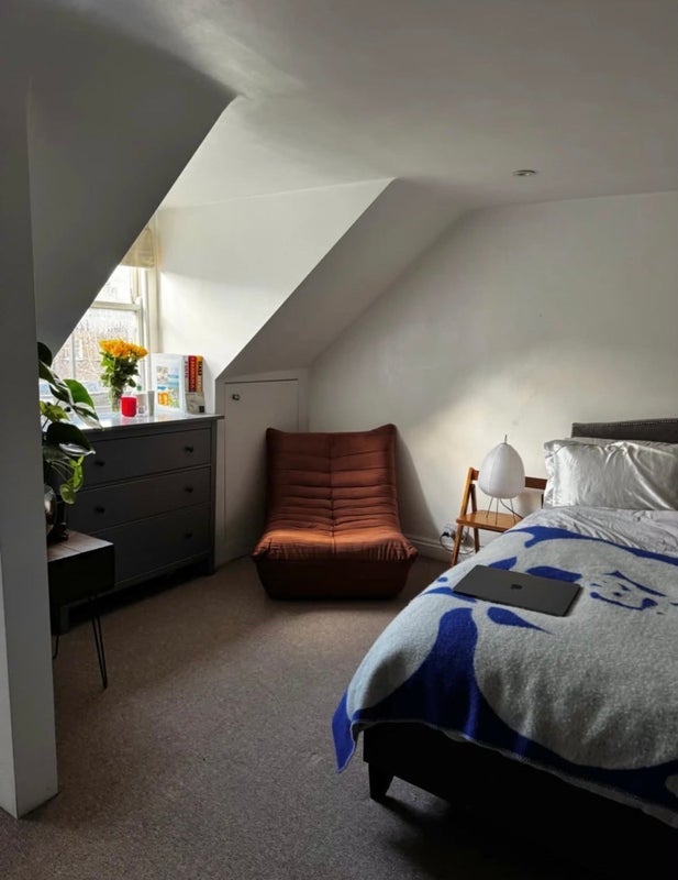 Room Kitson Road in Greater London