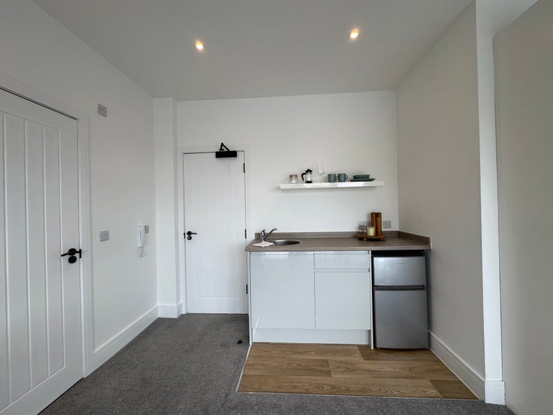 Room Haymoor Road in Poole