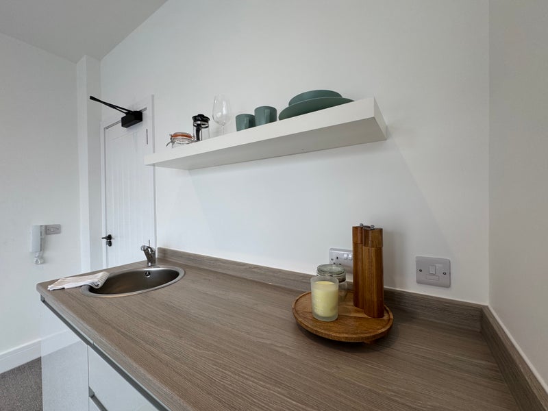 Room Haymoor Road in Poole