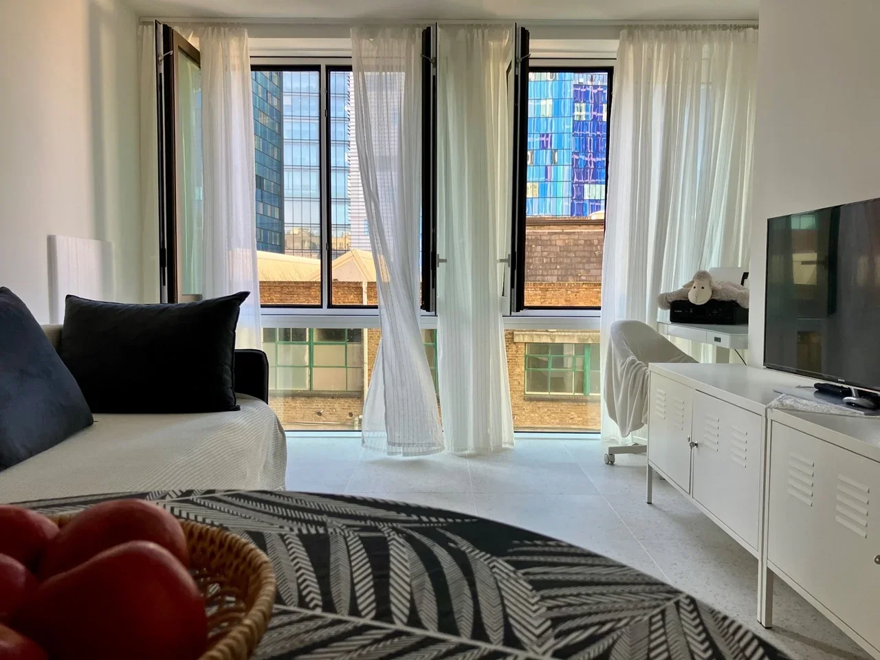 Flat Cendal Crescent in Greater London
