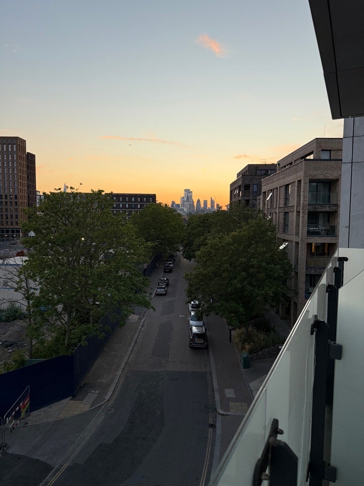 Flat Quebec Way in Greater London