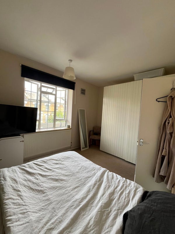 Room Frithville Gardens in Greater London