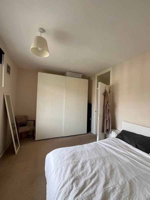Room Frithville Gardens in Greater London