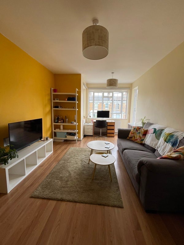 Room Frithville Gardens in Greater London