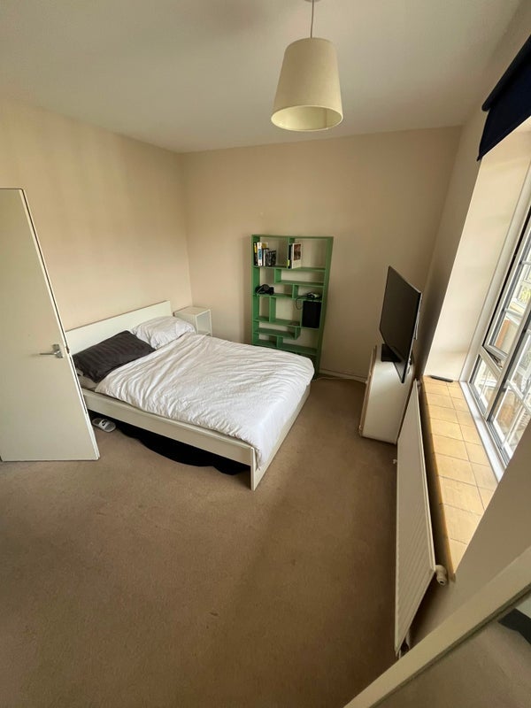 Room Frithville Gardens in Greater London