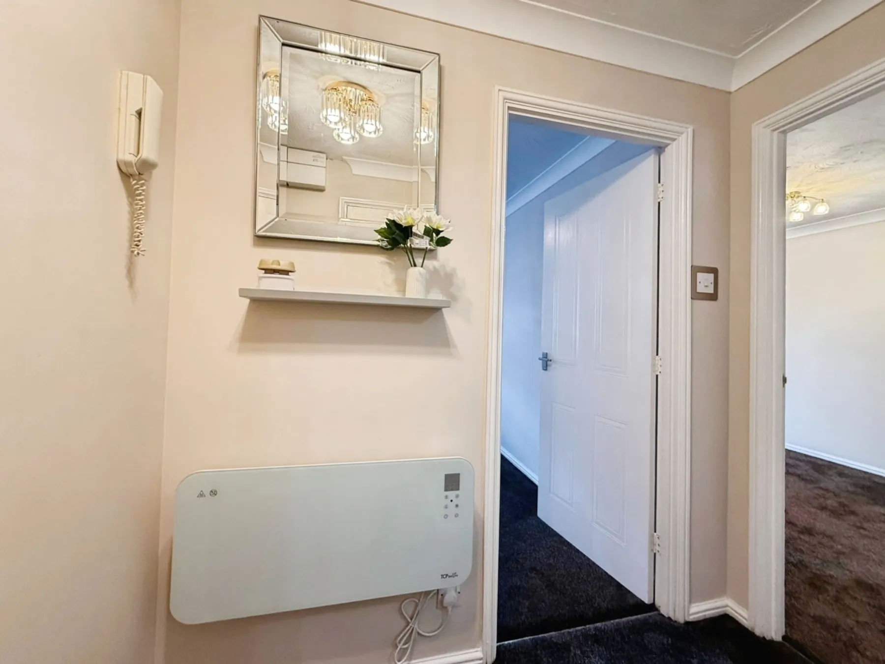 Flat Chalvey Road East in Slough