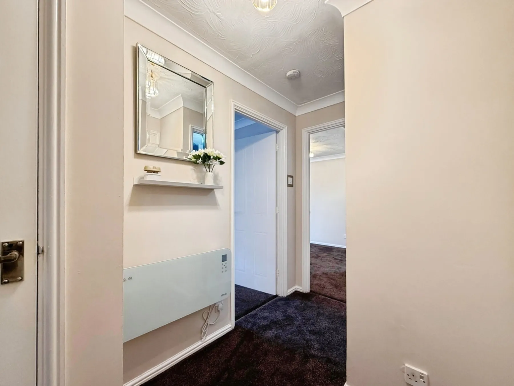Flat Chalvey Road East in Slough