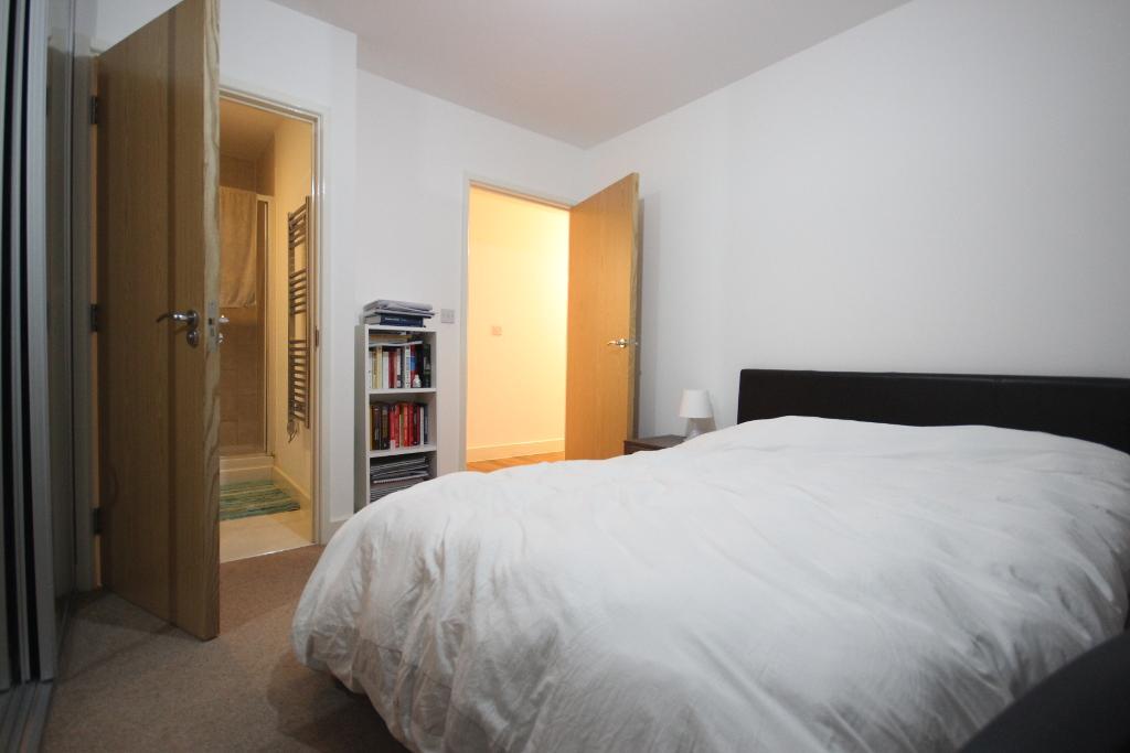 Flat North Woolwich Road in Greater London