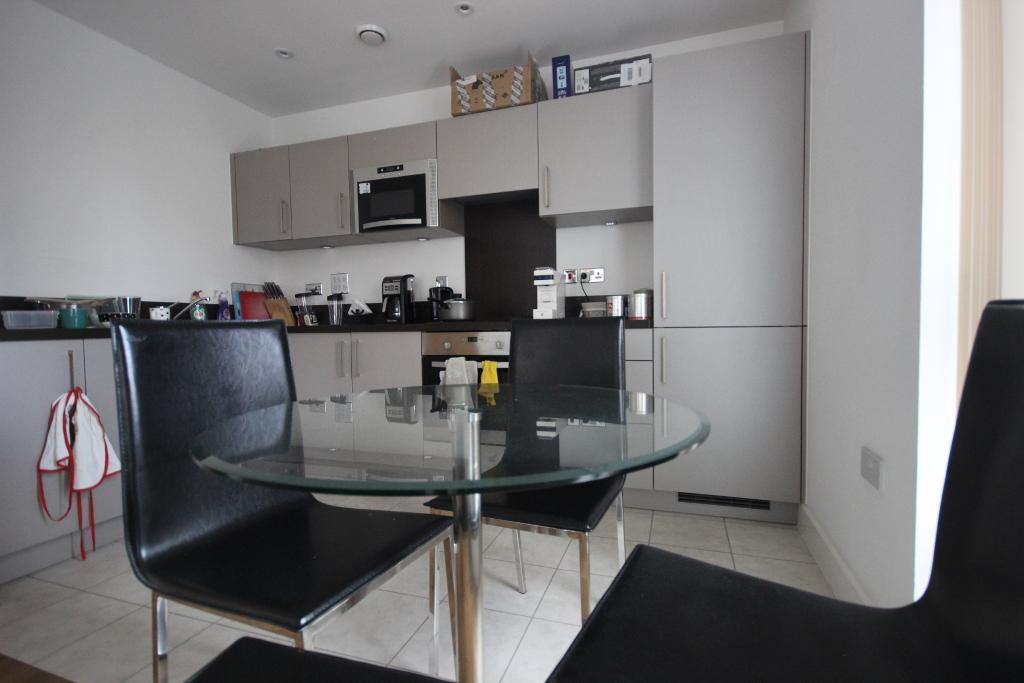 Flat North Woolwich Road in Greater London