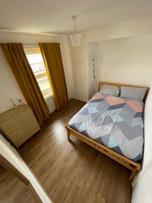 Room Carew Street in Greater London