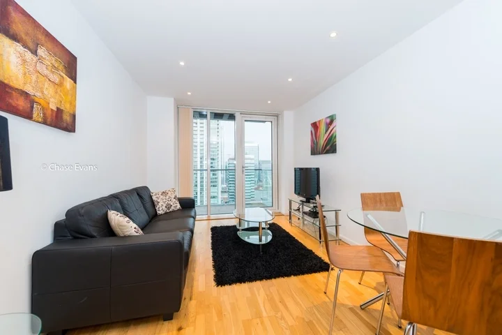 Flat Millharbour in Greater London