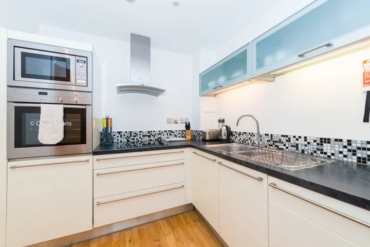 Flat Millharbour in Greater London