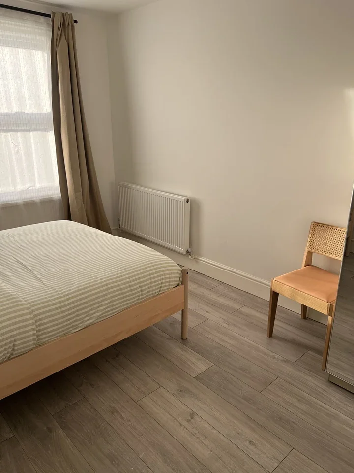 Flat Claremont Road in Greater London