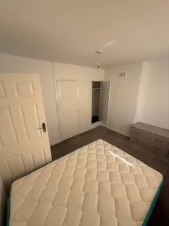 Room Mitchell Way in Greater London