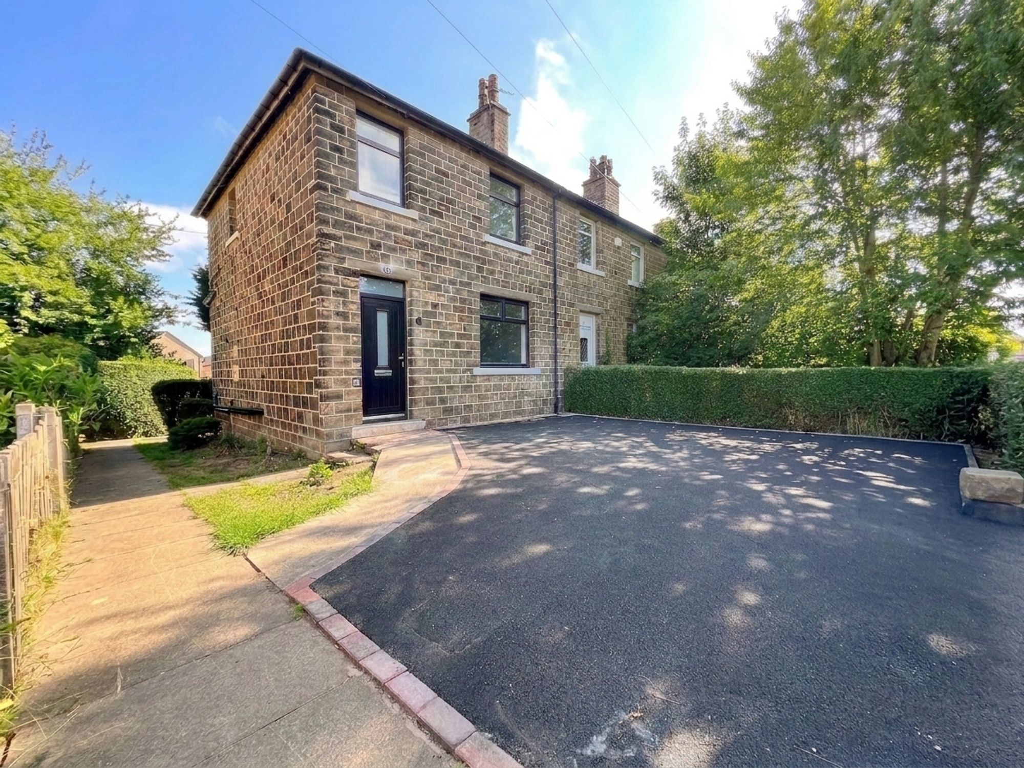 House Long Hill Road in Huddersfield
