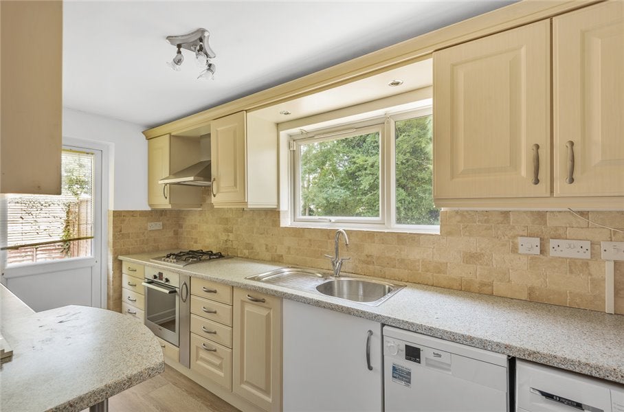 Flat Mezen Close in Greater London