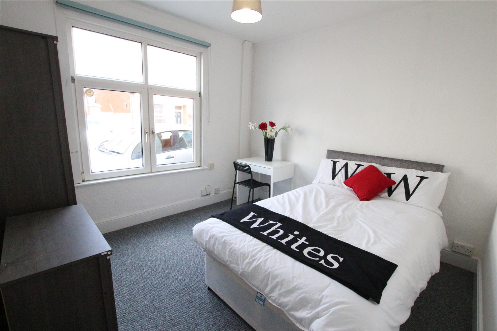 Room Moore Street in Northampton