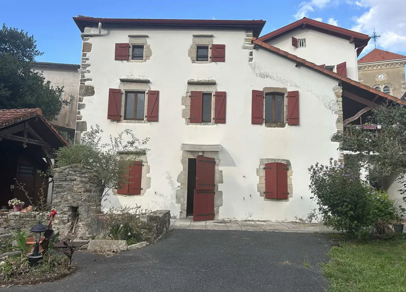Maison Place de l'Église à Bardos