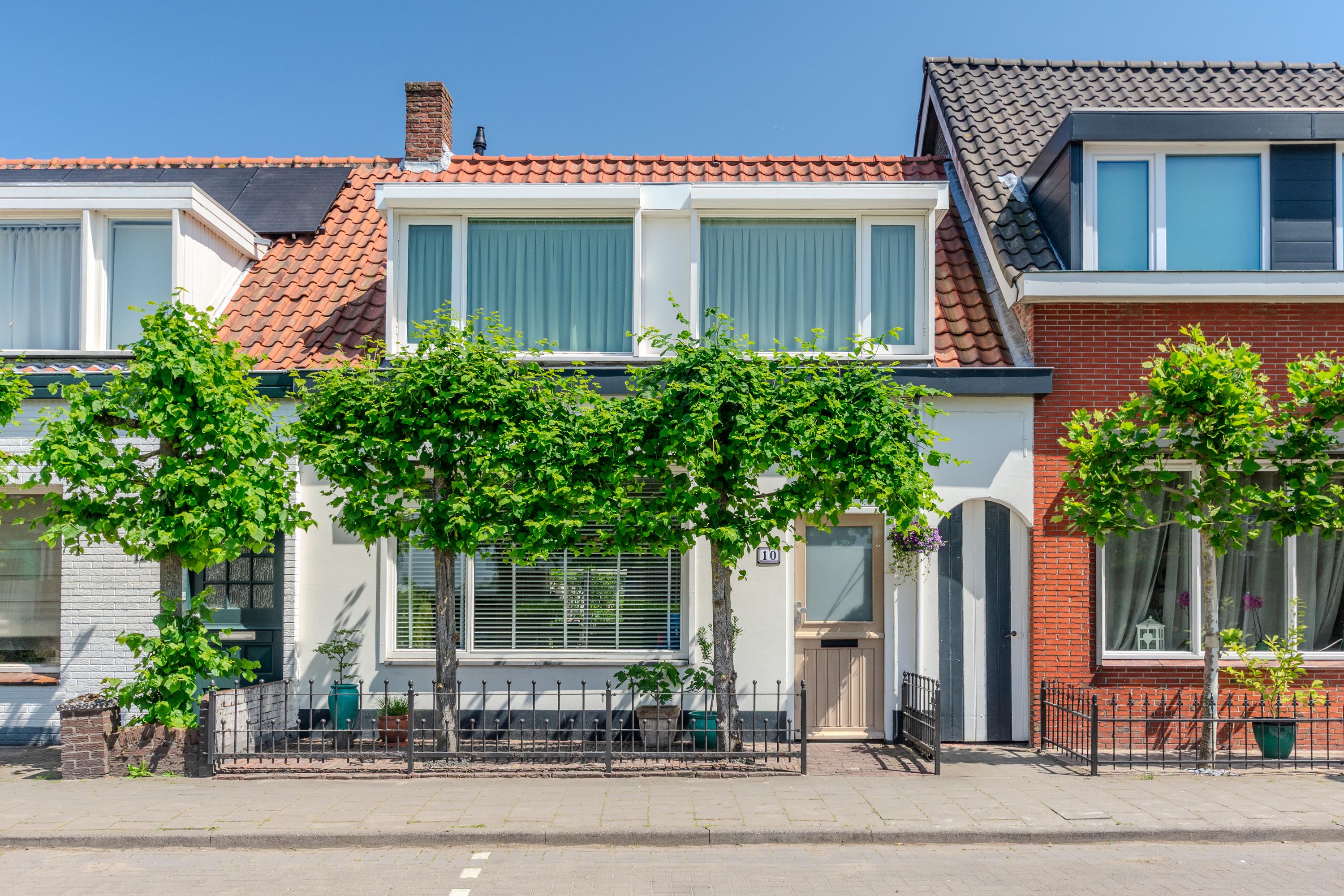 Burgemeester van Loonstraat 10 in Steenbergen