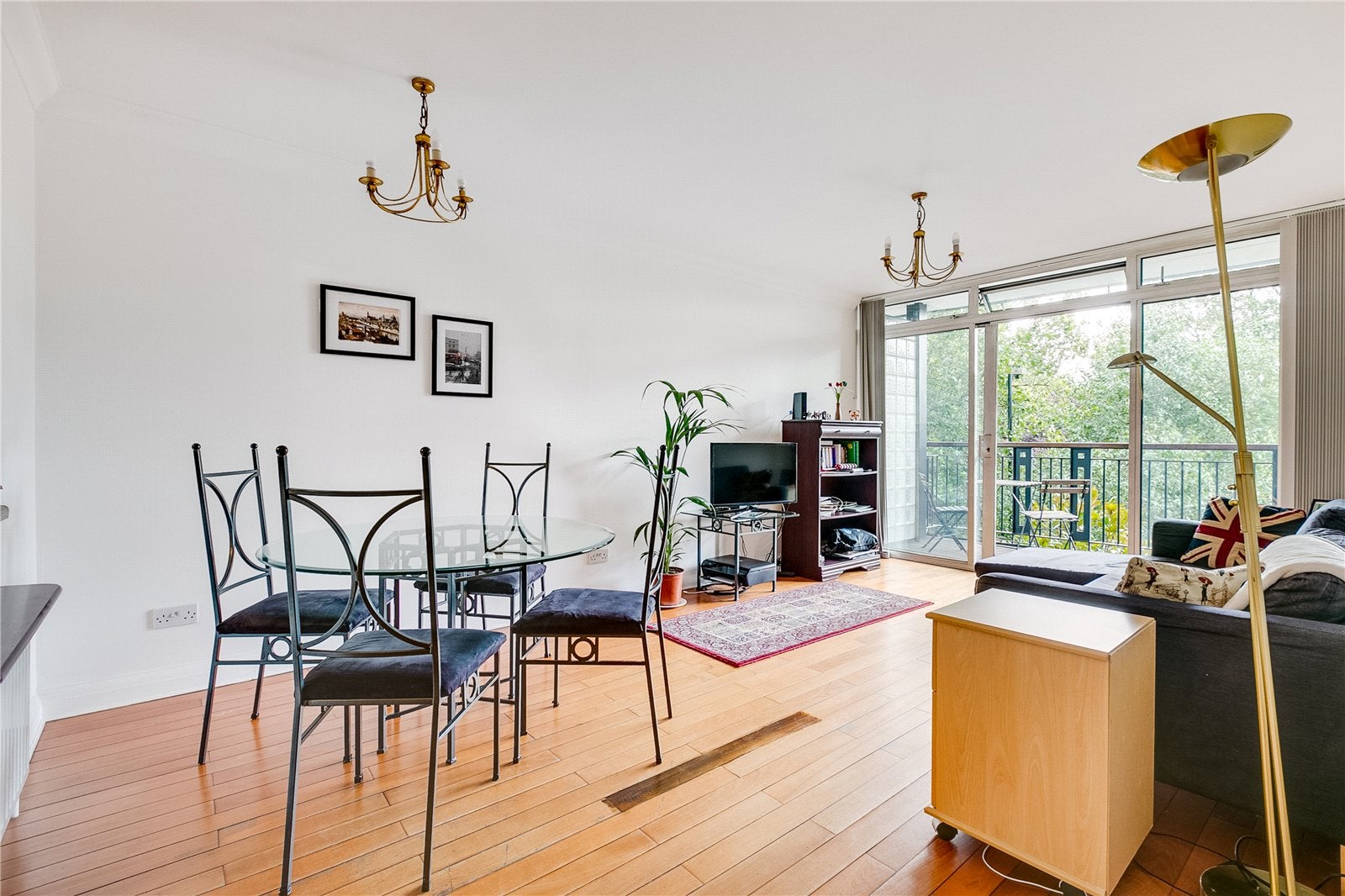 Flat Pentonville Road in Greater London