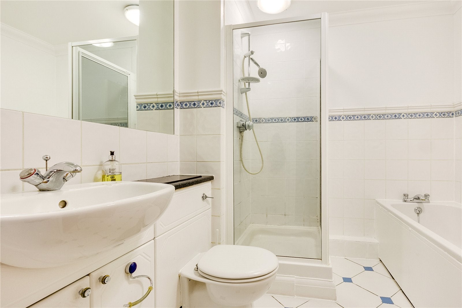 Flat Pentonville Road in Greater London