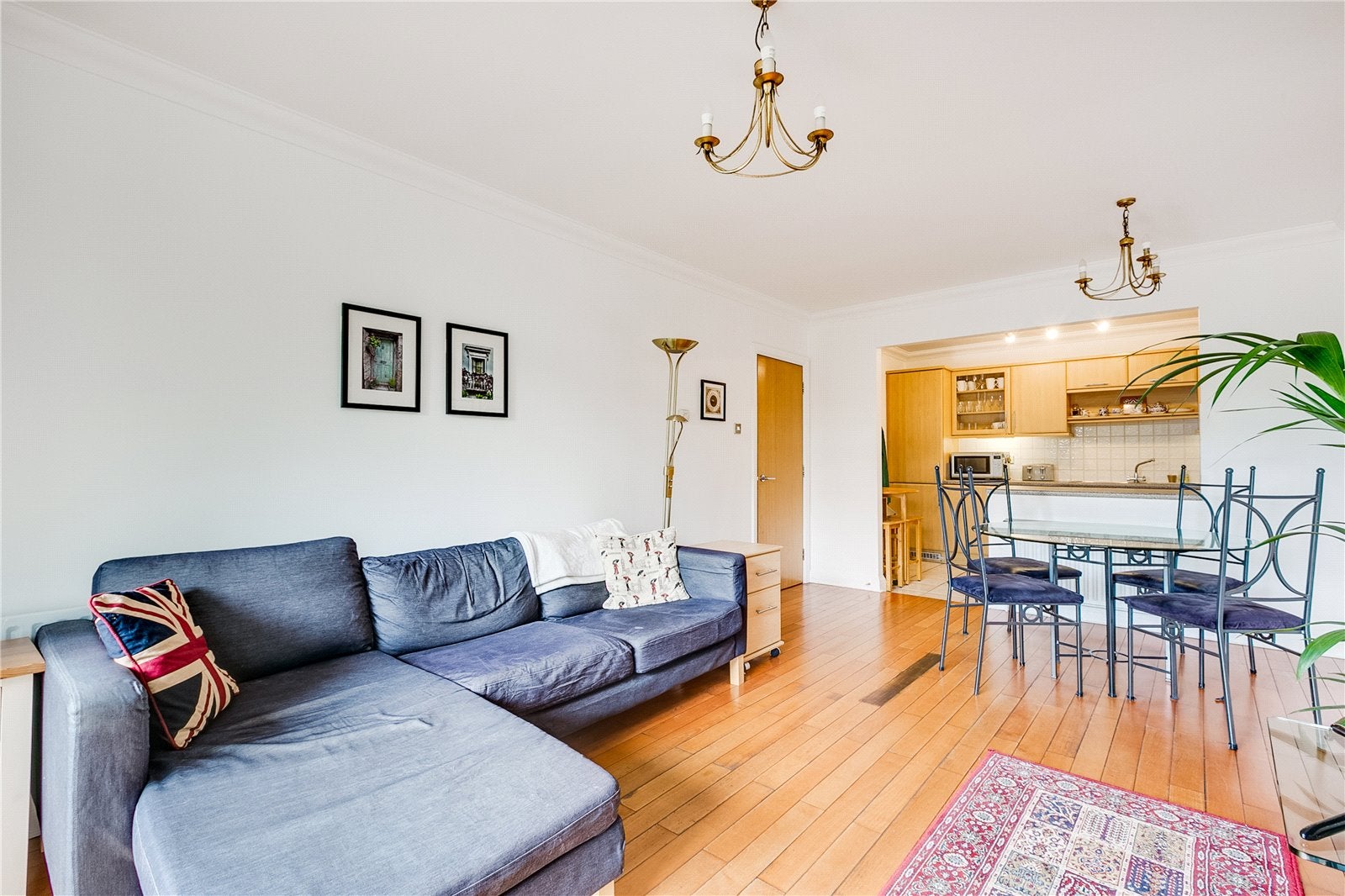 Flat Pentonville Road in Greater London