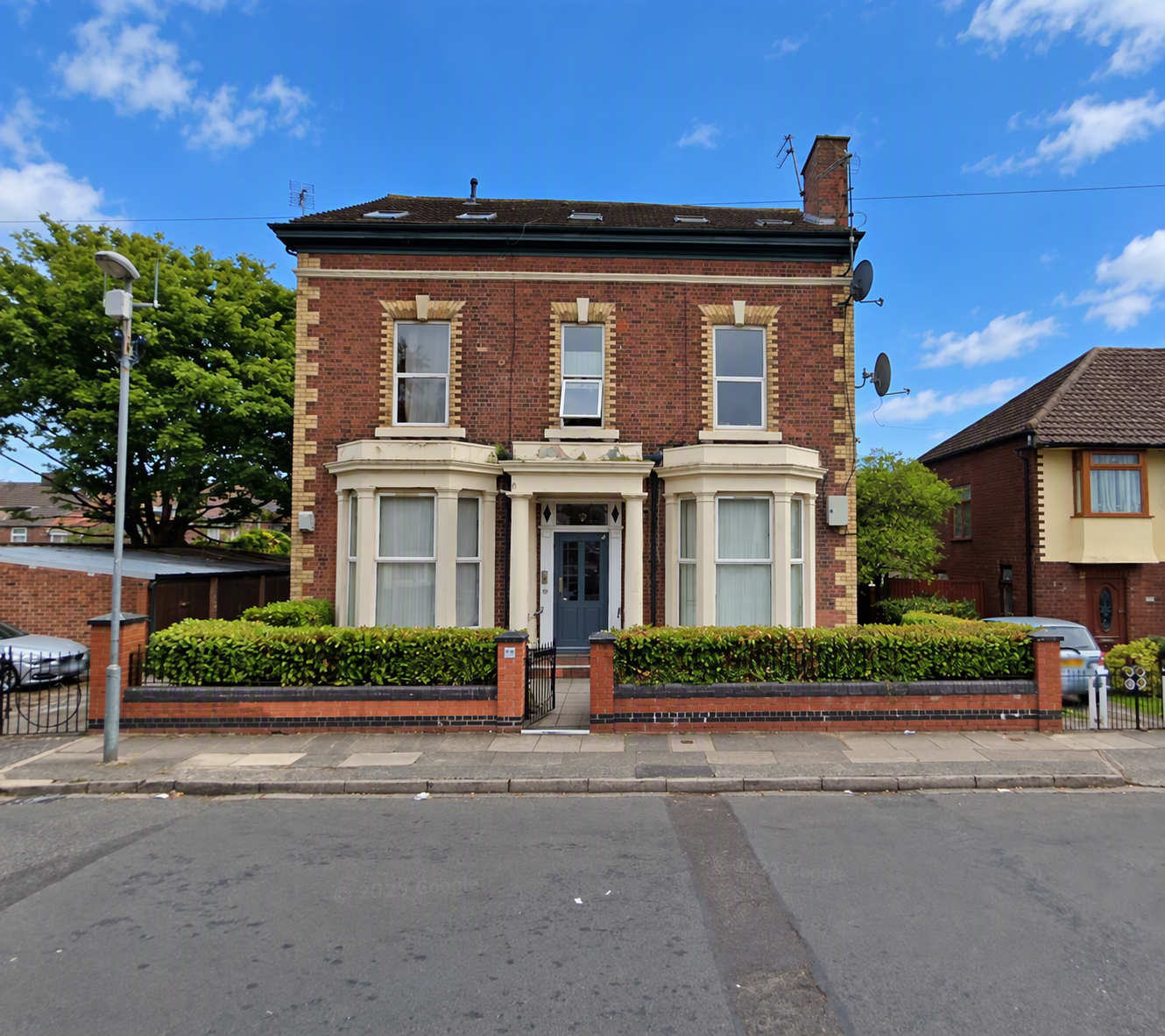 Flat Balmoral Road in Liverpool
