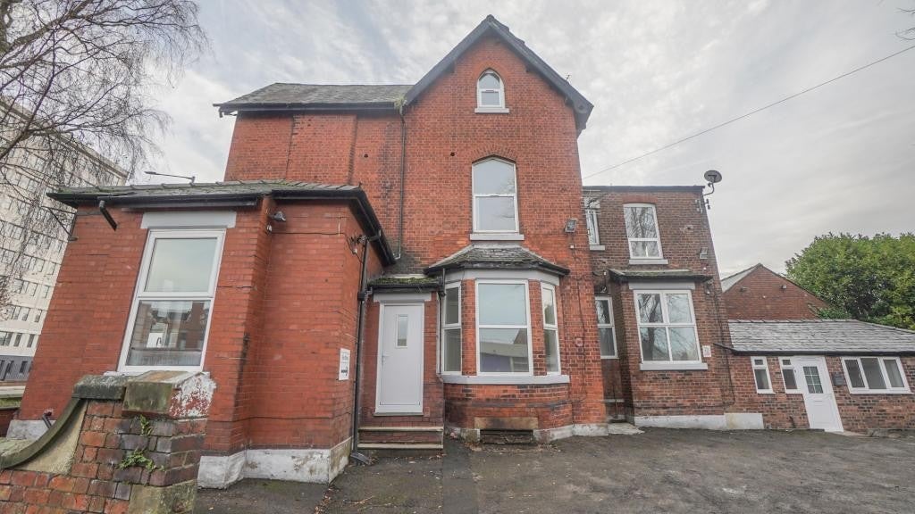 Room Lowfield Road in Hazel Grove