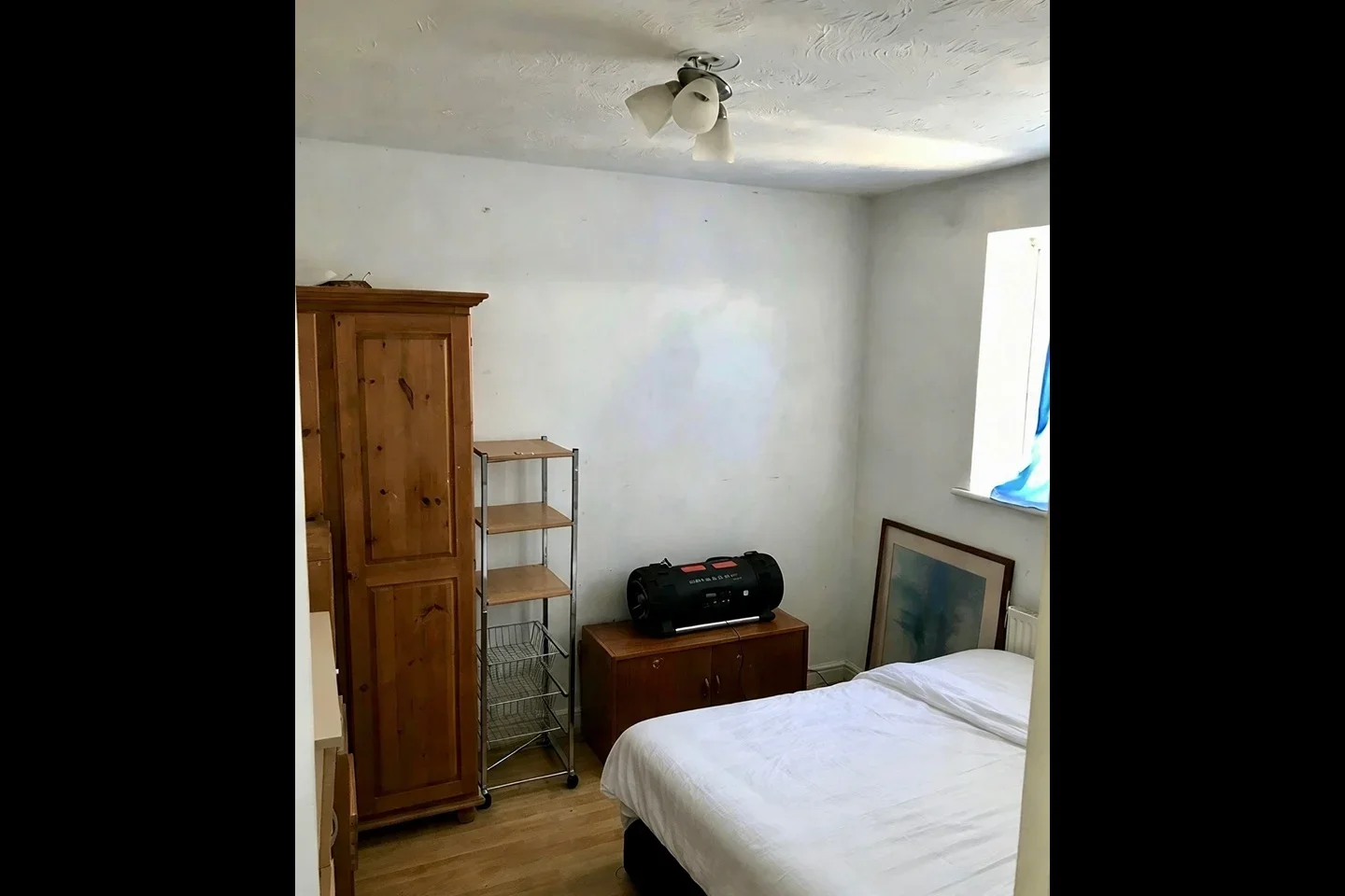 Room Manton Road in Greater London