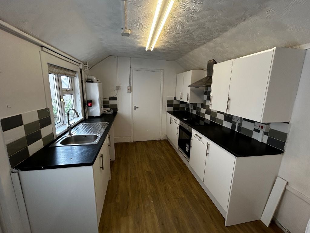 House Glanmor Terrace in Llanelli
