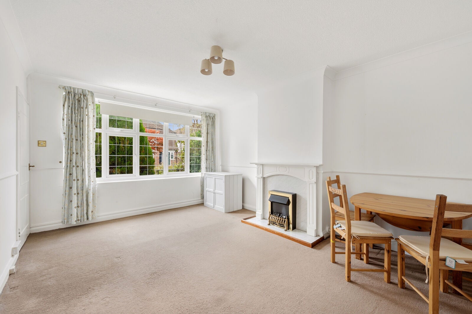 Flat Barnes End in Greater London
