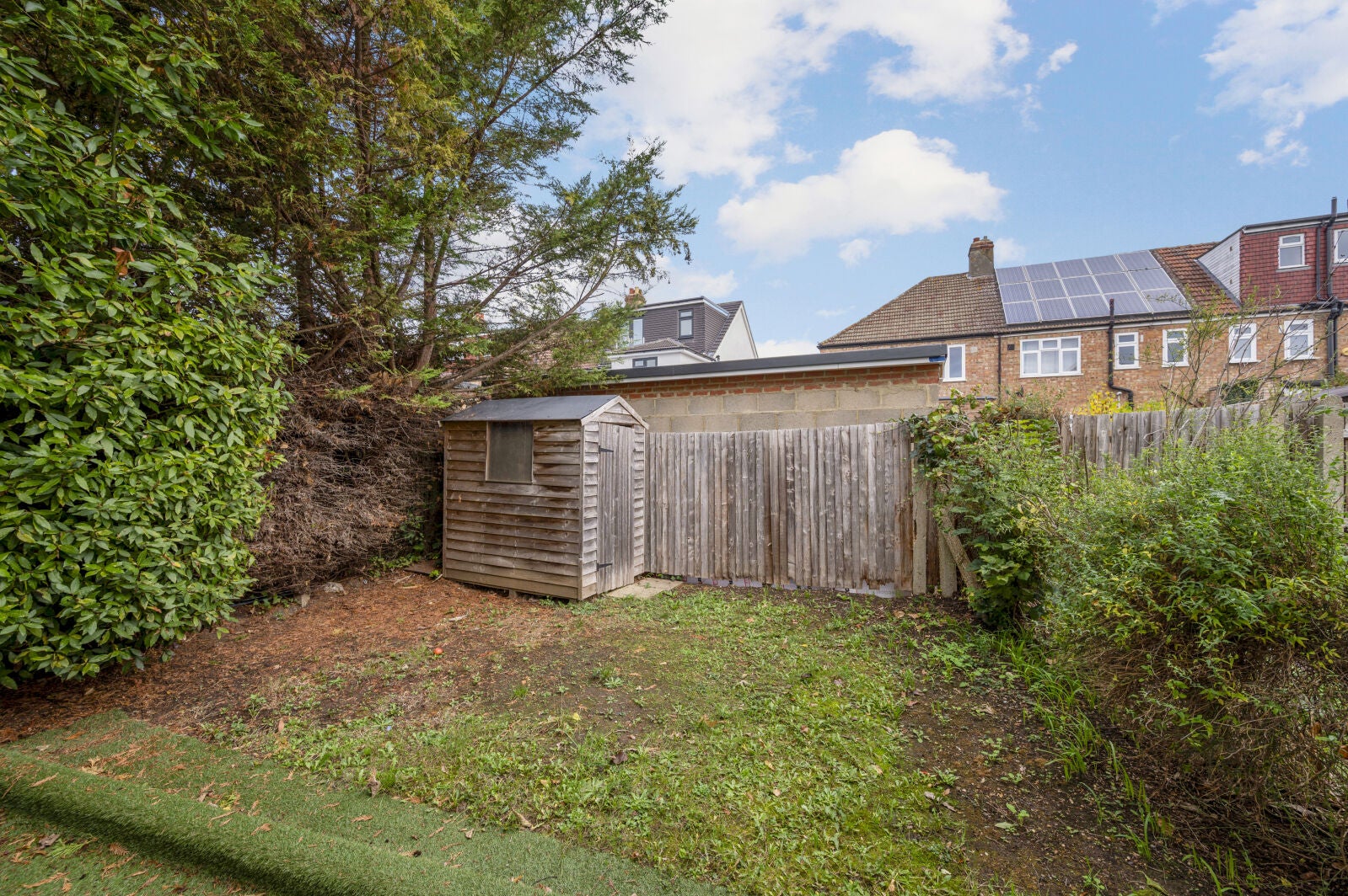 Flat Barnes End in Greater London