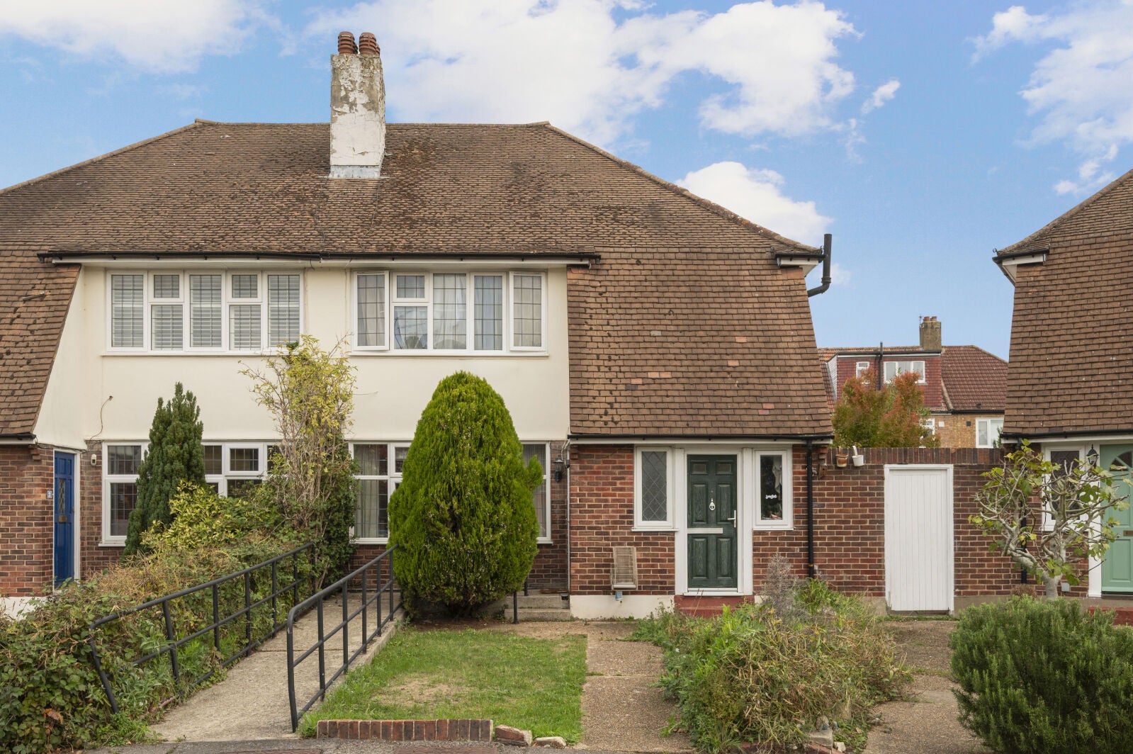 Flat Barnes End in Greater London
