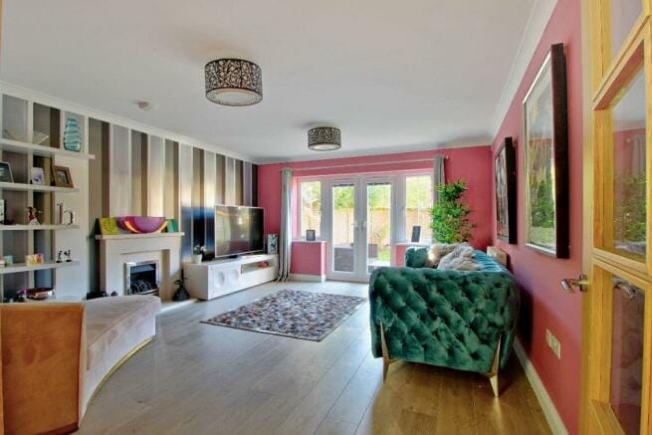 House Phillips Close in Wokingham