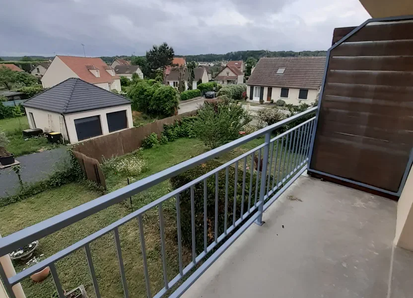 Flat Parking Stade in Crépy-en-Valois