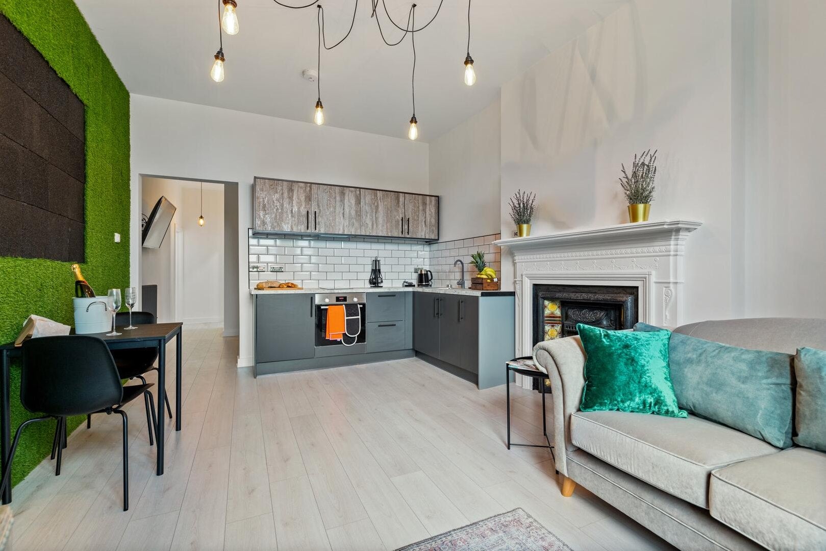 Flat Sandgate Road in Folkestone and Hythe District