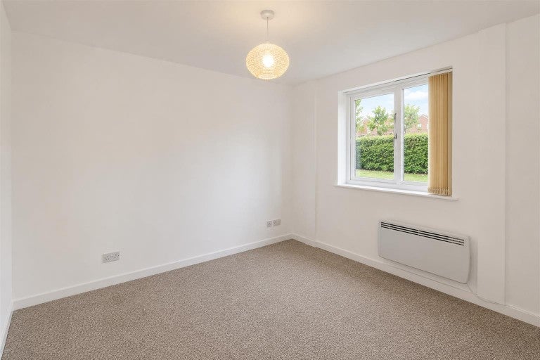 Flat Banbury Road in Stratford-on-Avon