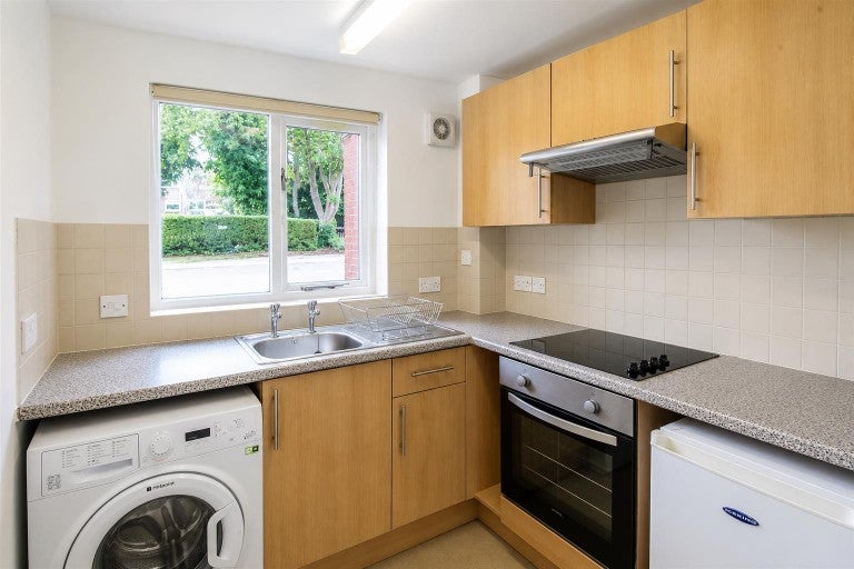 Flat Banbury Road in Stratford-on-Avon