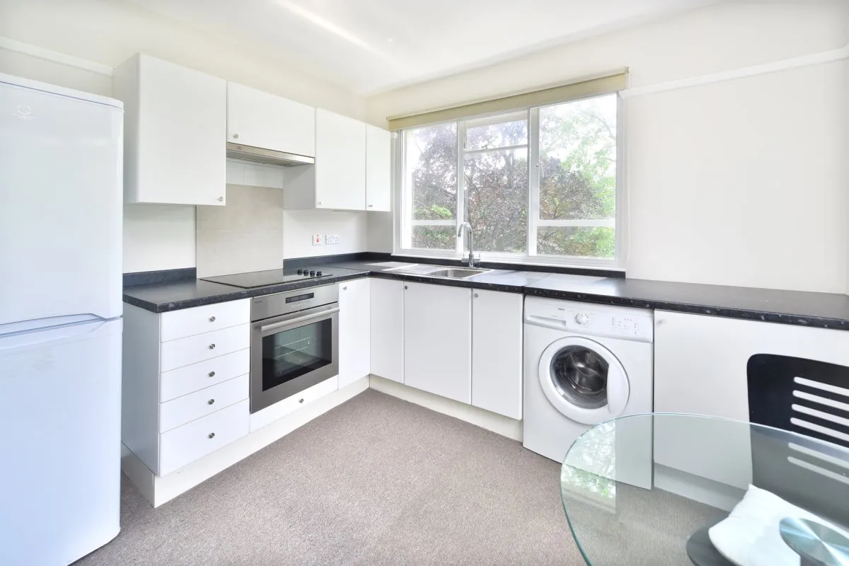 Flat Aberdeen Park in Greater London