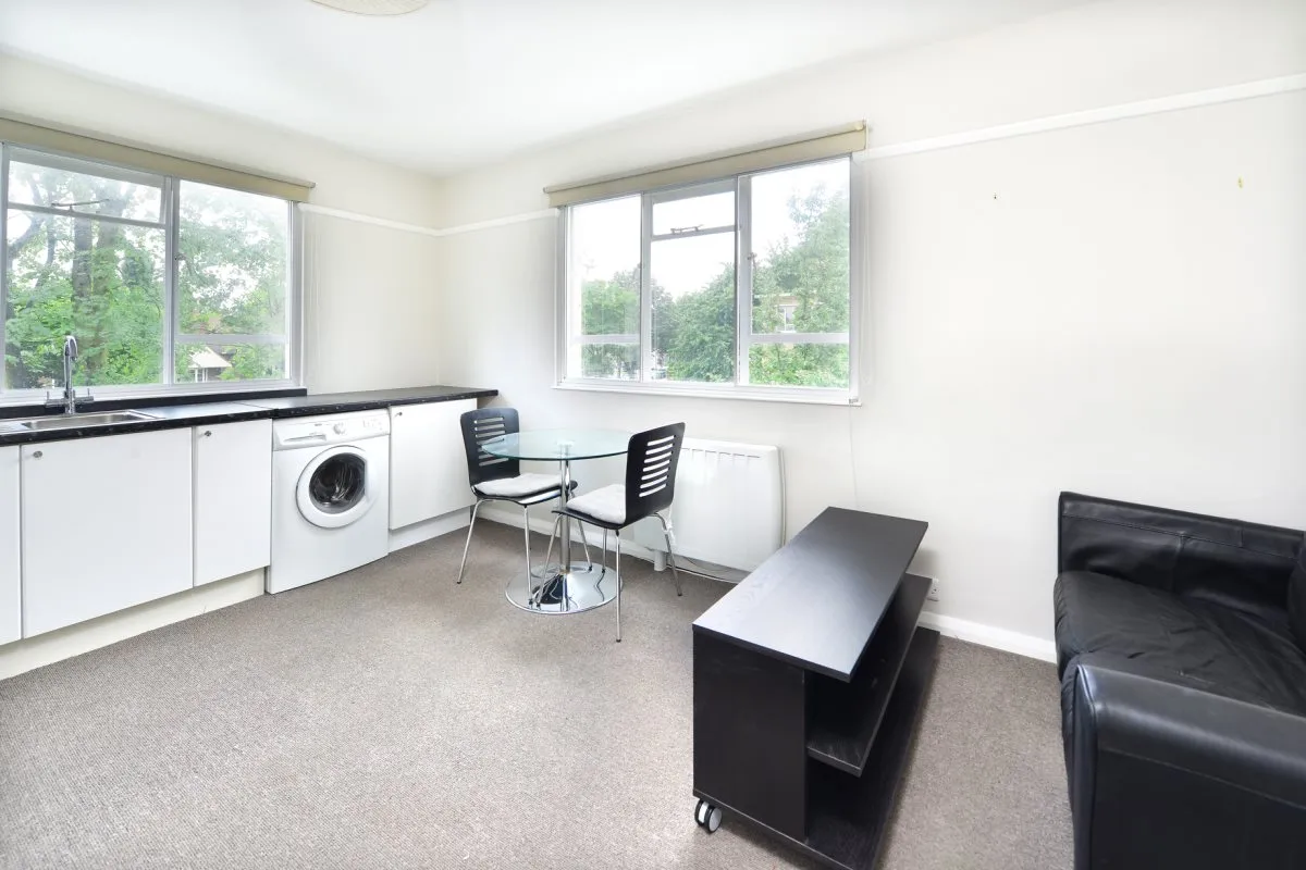 Flat Aberdeen Park in Greater London